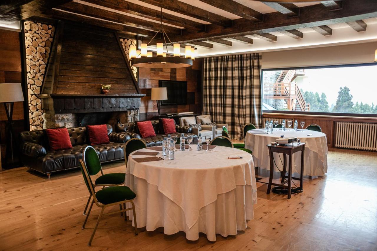 فندق ومنتجع وسبا جولف للاو للاو سان كارلوس دي باريلوتشي المظهر الخارجي الصورة The interior of the restaurant