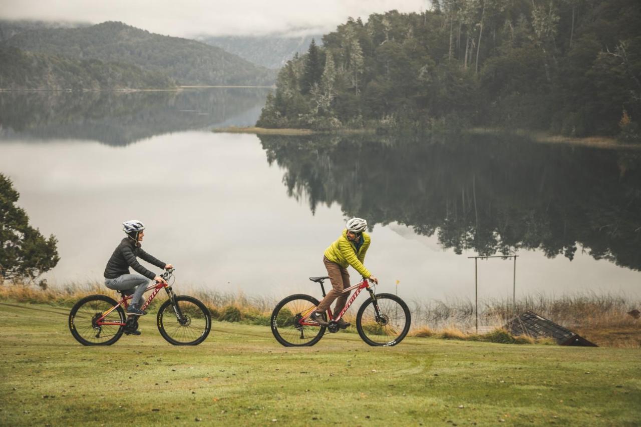 فندق ومنتجع وسبا جولف للاو للاو سان كارلوس دي باريلوتشي المظهر الخارجي الصورة Mountain biking at Lake Waikare