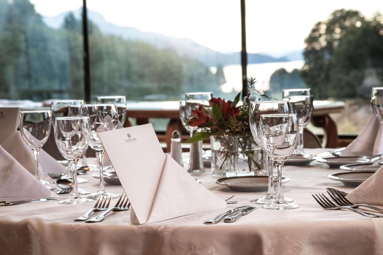 فندق ومنتجع وسبا جولف للاو للاو سان كارلوس دي باريلوتشي المظهر الخارجي الصورة A table set for fine dining