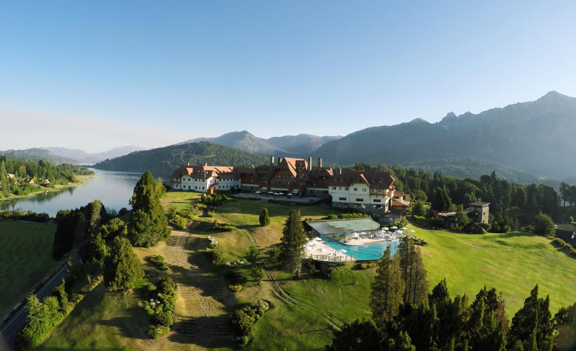 فندق ومنتجع وسبا جولف للاو للاو سان كارلوس دي باريلوتشي المظهر الخارجي الصورة Aerial view of the hotel